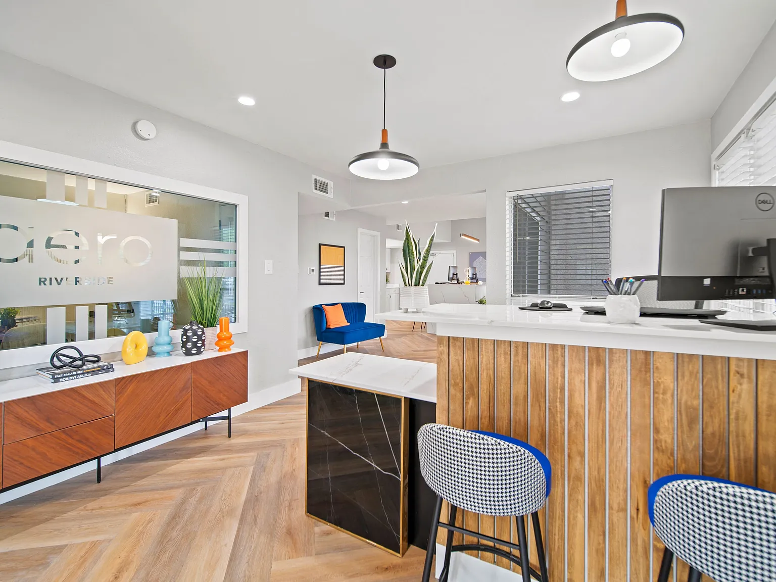 Aero Riverside — Photo 1