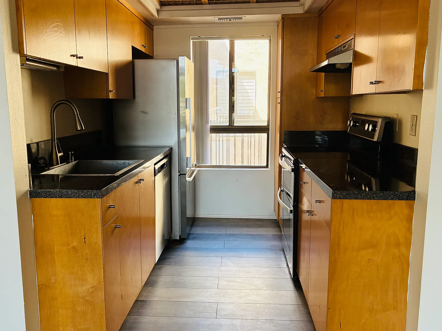 1415 N Sunrise Way — Photo 4