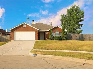 9325 Rhea Ct, White Settlement, TX 76108