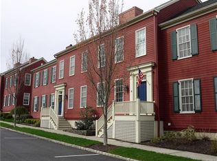 8 Bridges St, Warwick, NY 10990