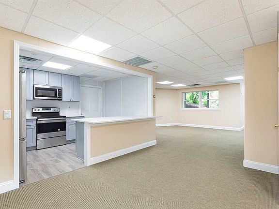 4th image of 73 Harden Dr #1