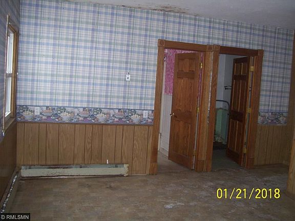 4th image of 28300 Tucker St NE