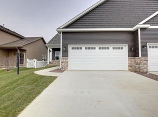 3404 Boulder Ridge Dr, Champaign, IL 61822