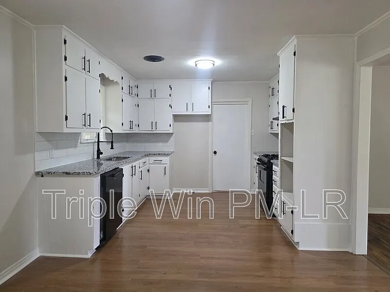 602 J K St — Photo 14