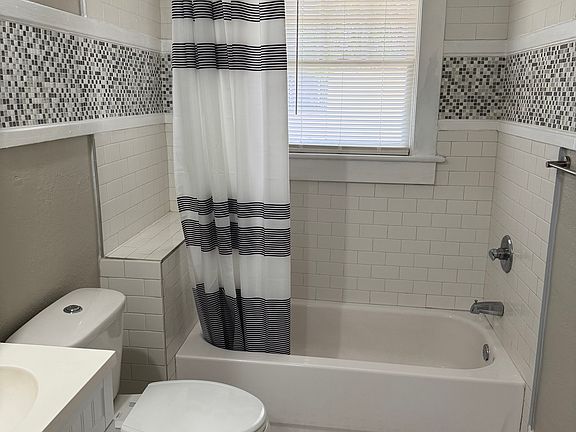 5th image of 111 E 8th St #2