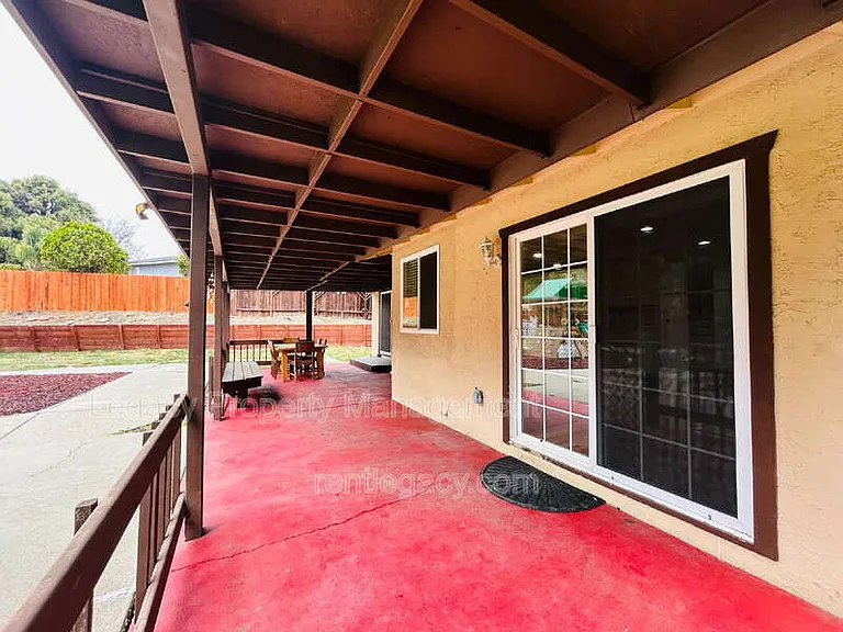 493 Dahlia St — Photo 40