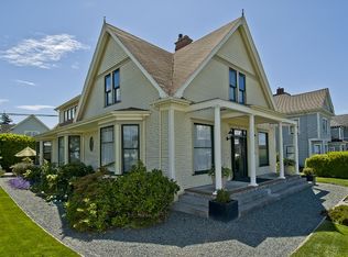 1211 5th St, Anacortes, WA 98221