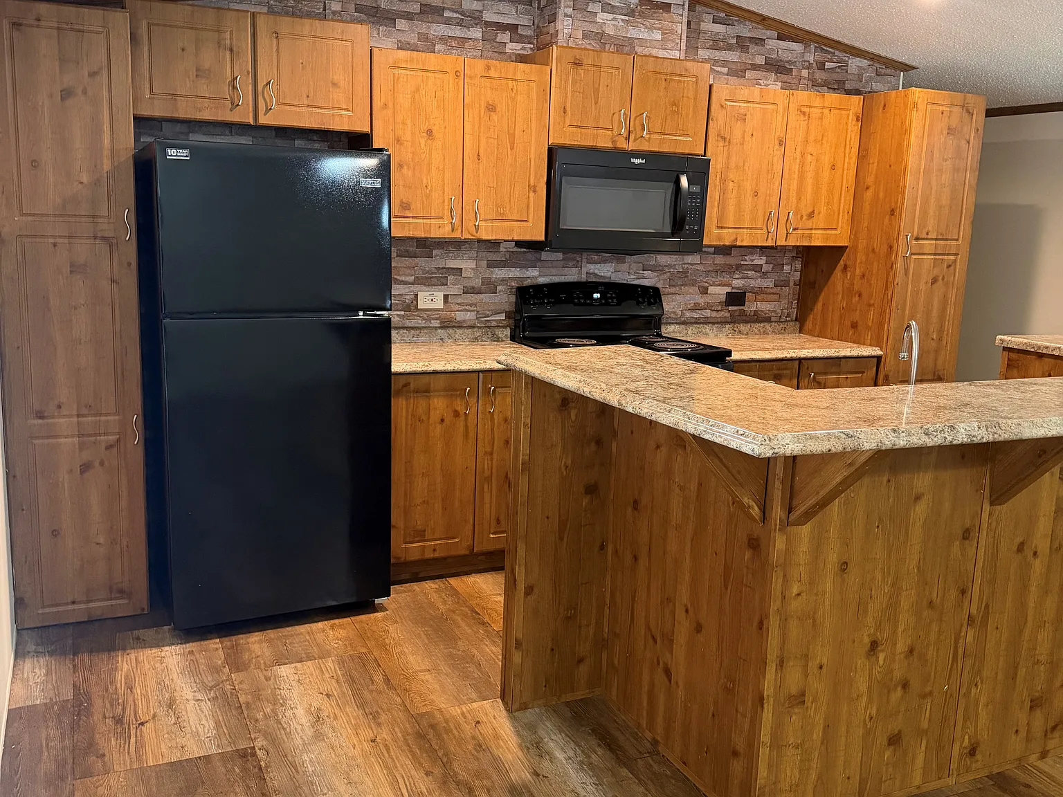 3 bed, 1500 sqft, $1,450 — Photo 2