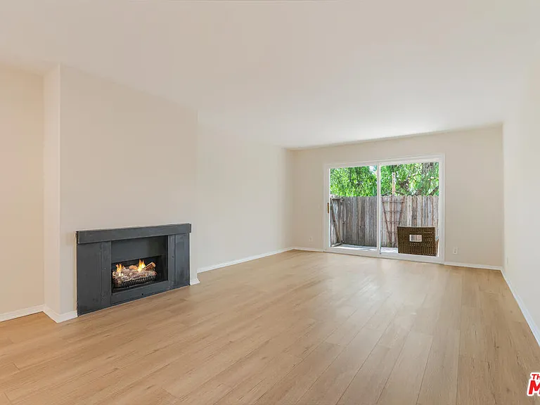 6475 Kanan Dume Rd — Photo 2