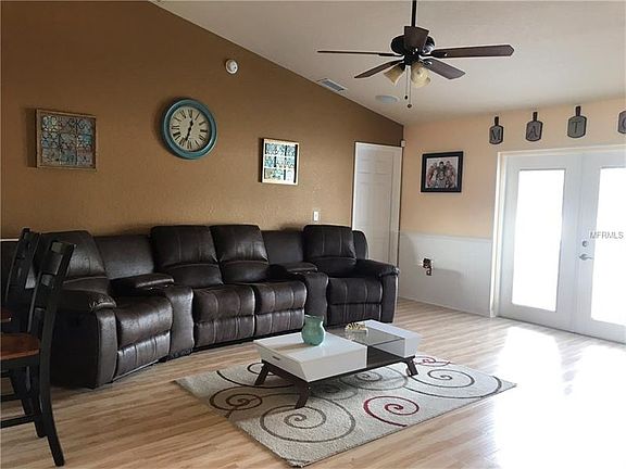 2nd image of 2528 Bobby Lee Ln