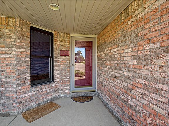 4th image of 1131 Castleton Ct