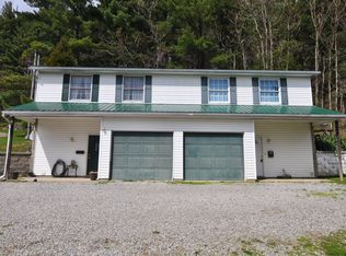 118 N 5th St #B, Dennison, OH 44621