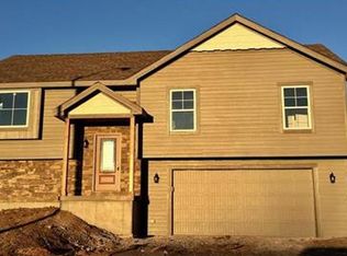 1916 Shirley Ct, Liberty, MO 64068