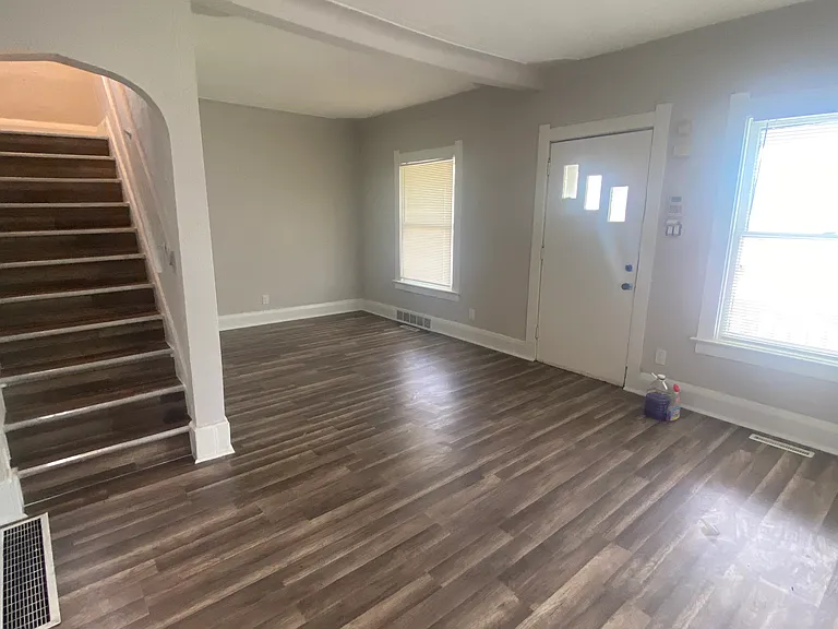 1049 King St — Photo 10