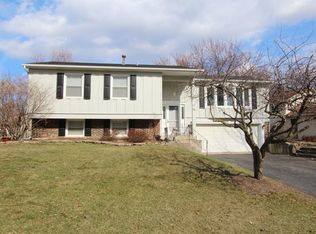 35 Red Haw Ln, Lake Zurich, IL