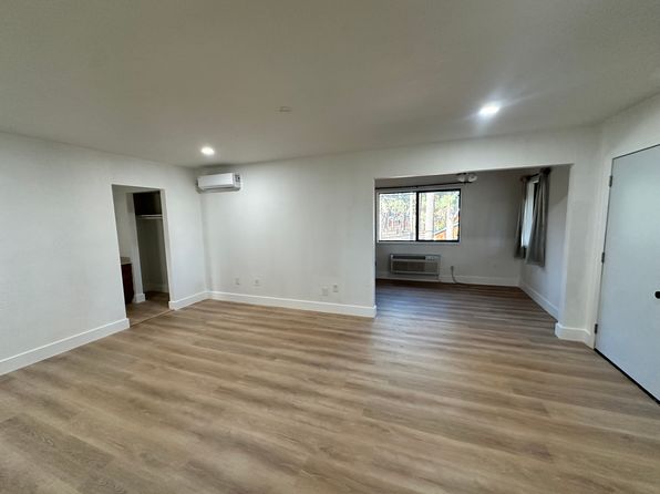 1078 E White Mountain Blvd #32