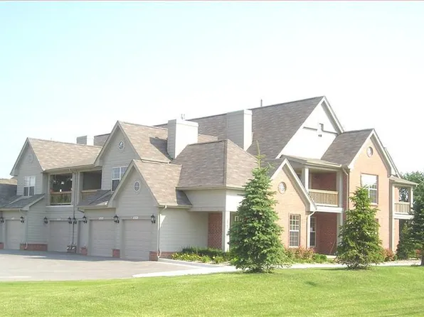 28712 Sheffield Ct, Chesterfield, MI 48047