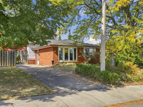 106 Victor Blvd, Hamilton, ON L9A 2V4
