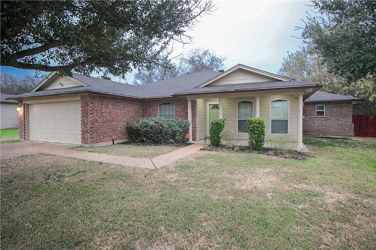 1st image of 701 Pebble Creek Dr