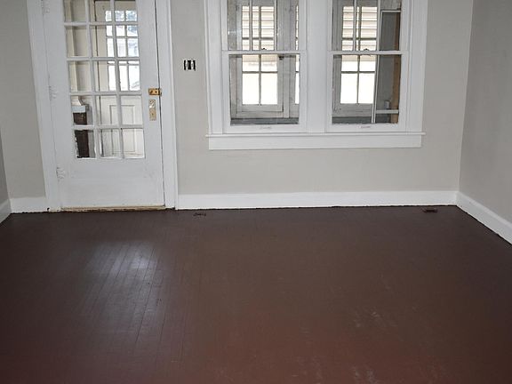 4th image of 841 N Bradley Ave