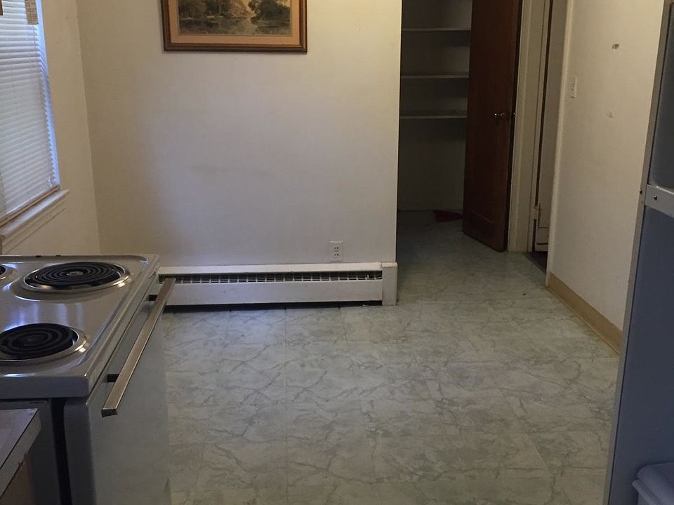 2nd image of 21 Prospect Ln APT A2