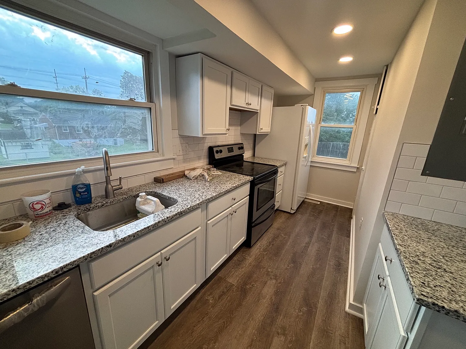 3 bed, 994 sqft, $1,900 — Photo 2