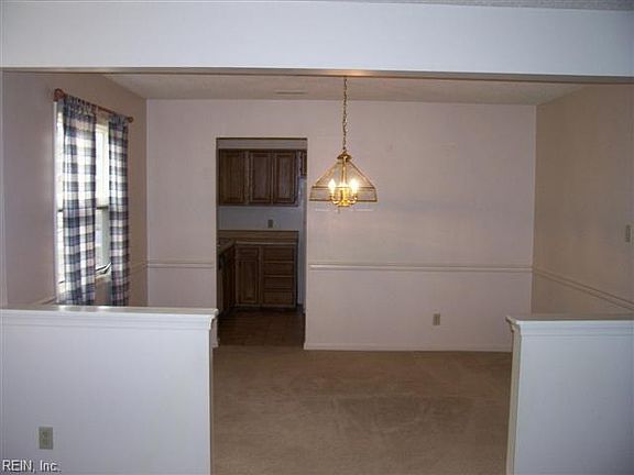 3rd image of 4042 Oak Moss Ct