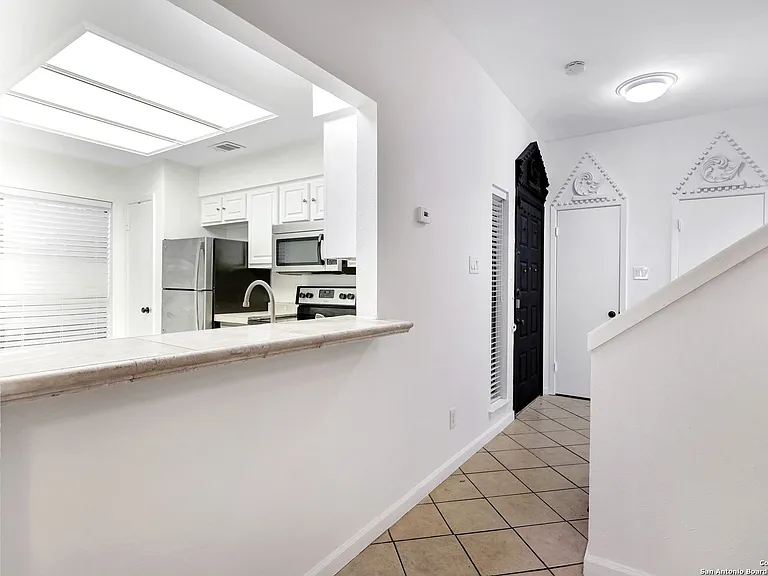829 W Bitters Rd #103 — Photo 4
