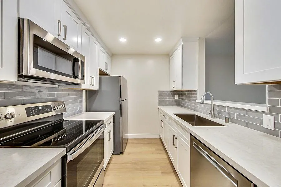 Fully Renovated 2 BD 2 BA in Downtown Palo Alto — Photo 1
