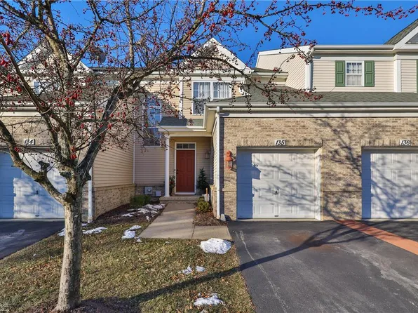 135 Pinehurst Ln, Easton, PA 18042