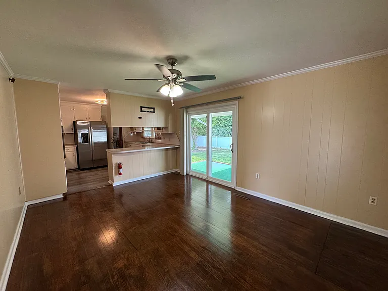 117 Southerland Dr — Photo 6