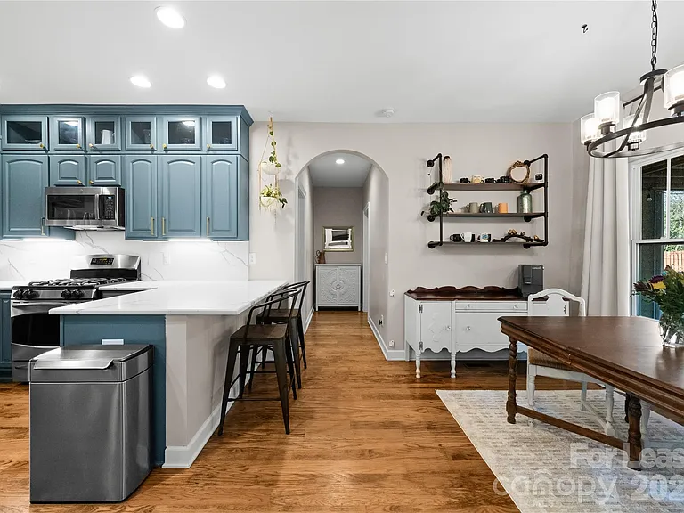 18047 Northport Dr — Photo 41