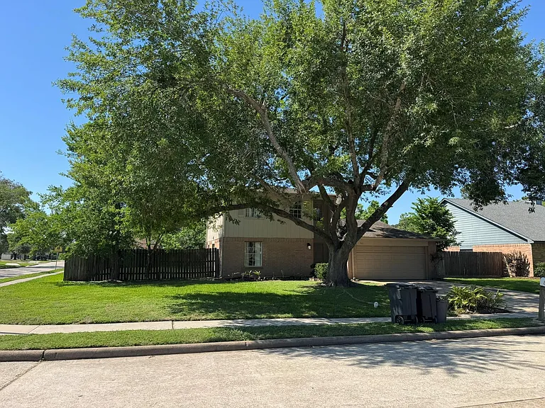 5614 Country Green St — Photo 2