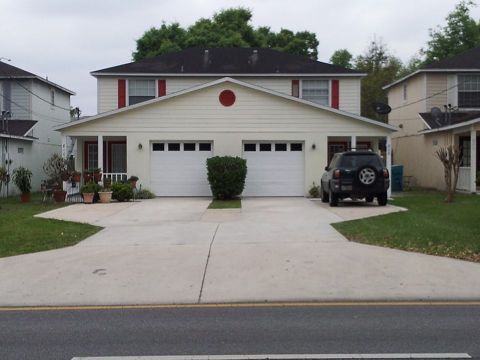 Front View of Duplex/Townhome