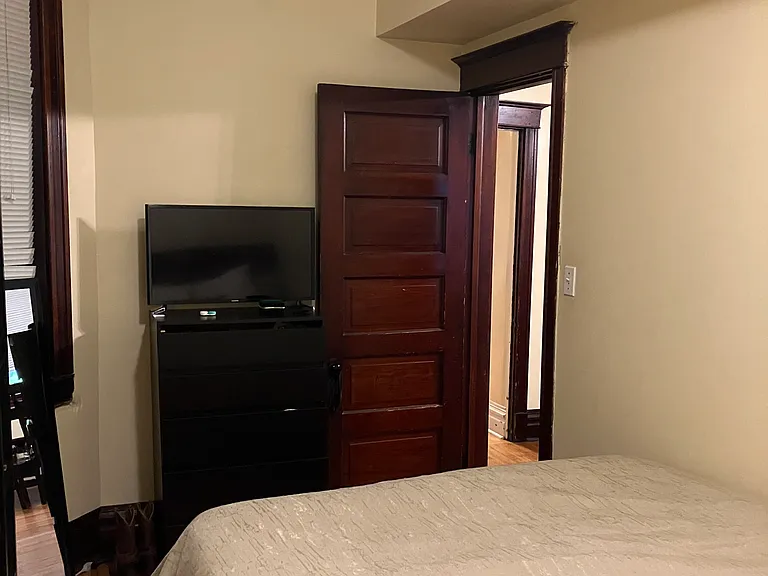 1406 W Byron St #1 — Photo 7