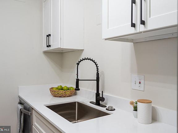 3rd image of 5300 Columbia Pike APT 1007