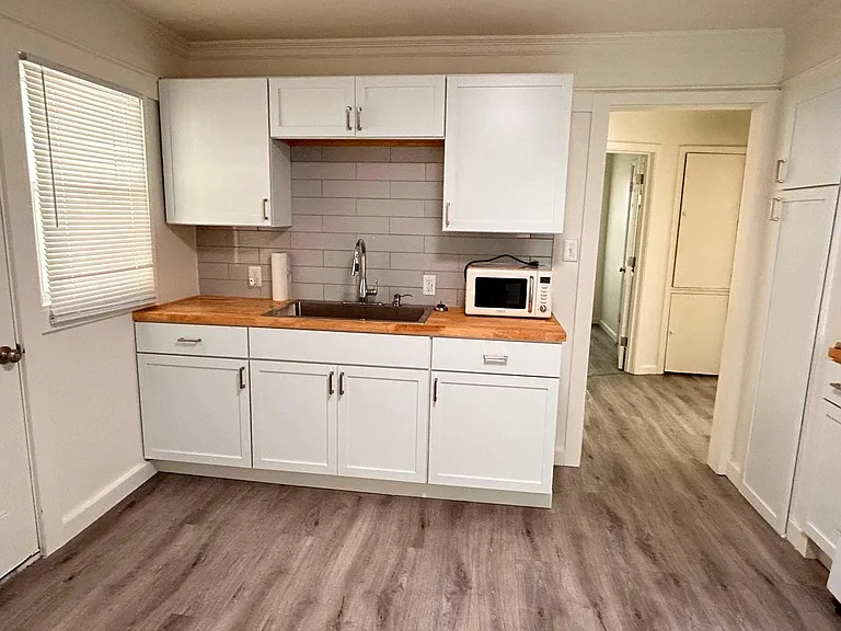 1605 Earl Ave — Photo 15