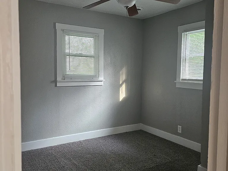 6804 Twin Dr — Photo 5