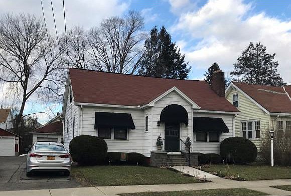 1st image of 17 Bromley Ave
