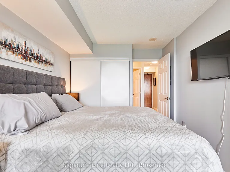 11 Oneida Cres #LPH05 — Photo 13