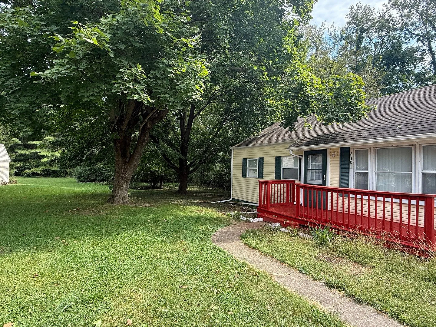 Remodeled* 3 Bed 1 Bath Home With Detached Garage! — Photo 2