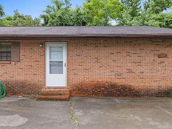 5th image of 3403 Maple Creek Ln