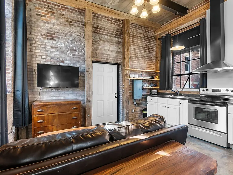 622 Broadway St #5 — Photo 6