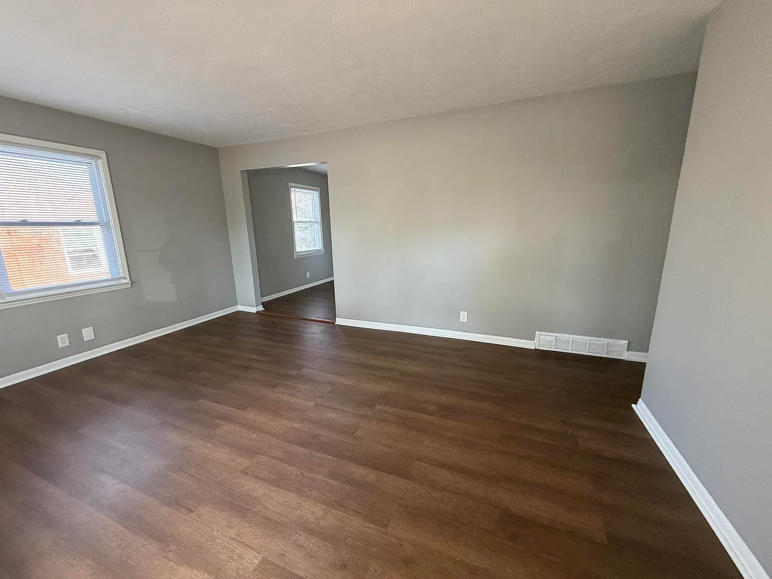 3 bed, 1.0 bath, 1134 sqft, $1,595 — Photo 3
