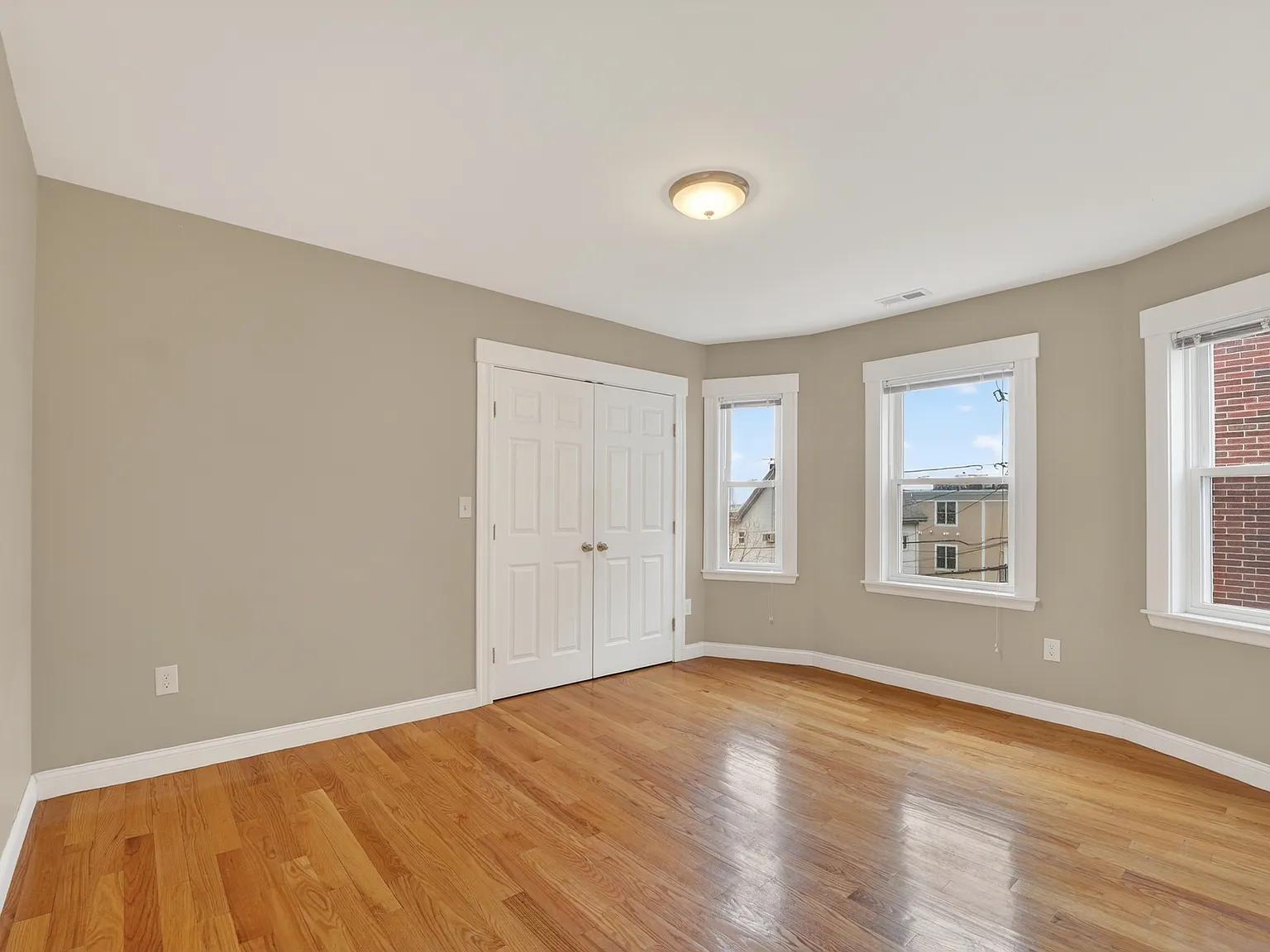 25 Main Street - Apt 3 — Photo 2