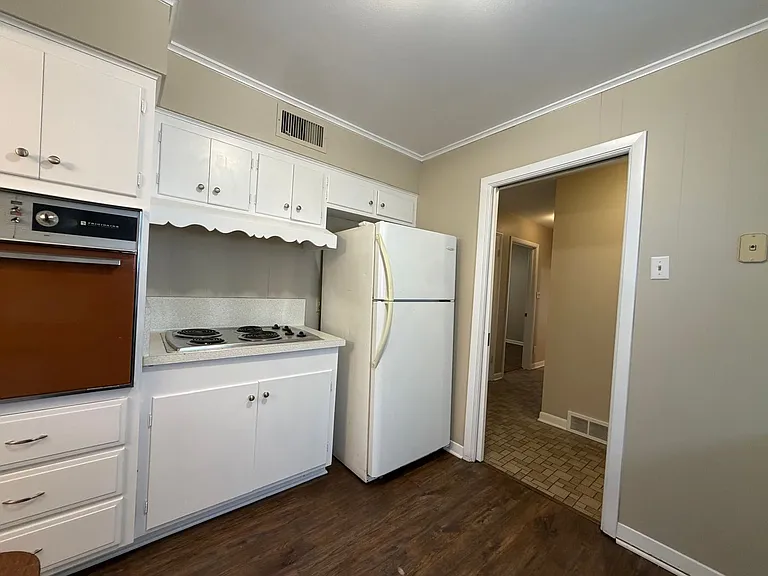 4416 Granbury Rd — Photo 12