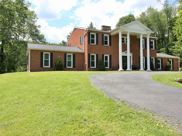 306 Beechwood Dr, Granville, OH 43023