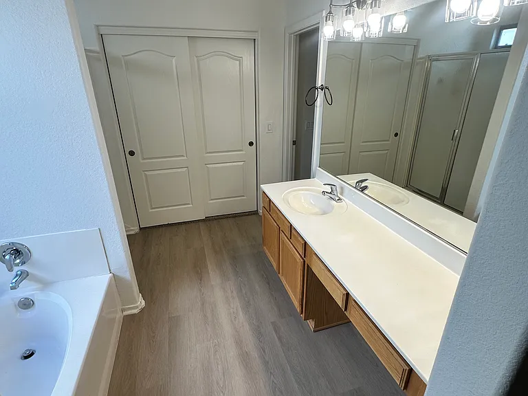 12910 W Pershing St — Photo 11