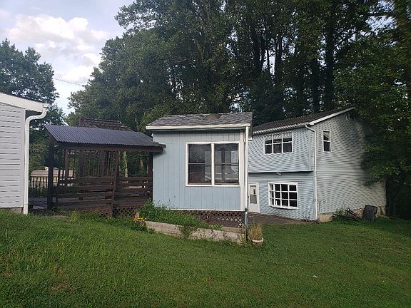 hot tub room and apartment