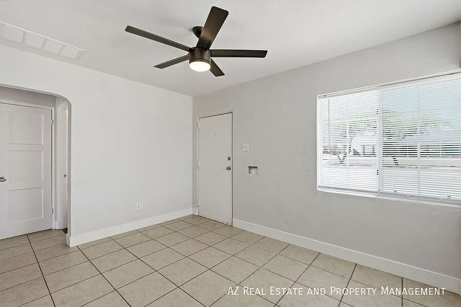 Phoenix Hot Spot $500 deposit + First month FREE on a 13 month lease!! — Photo 4